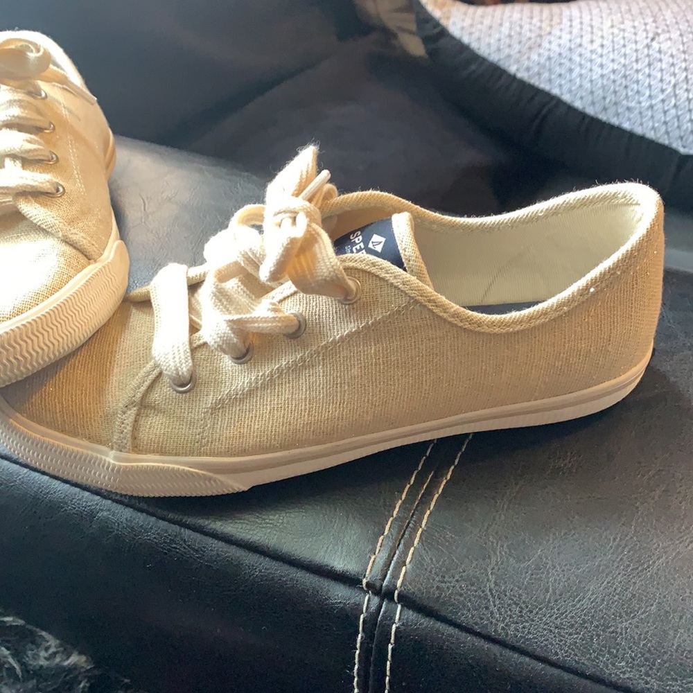 Sperry's - Picture 4 of 4